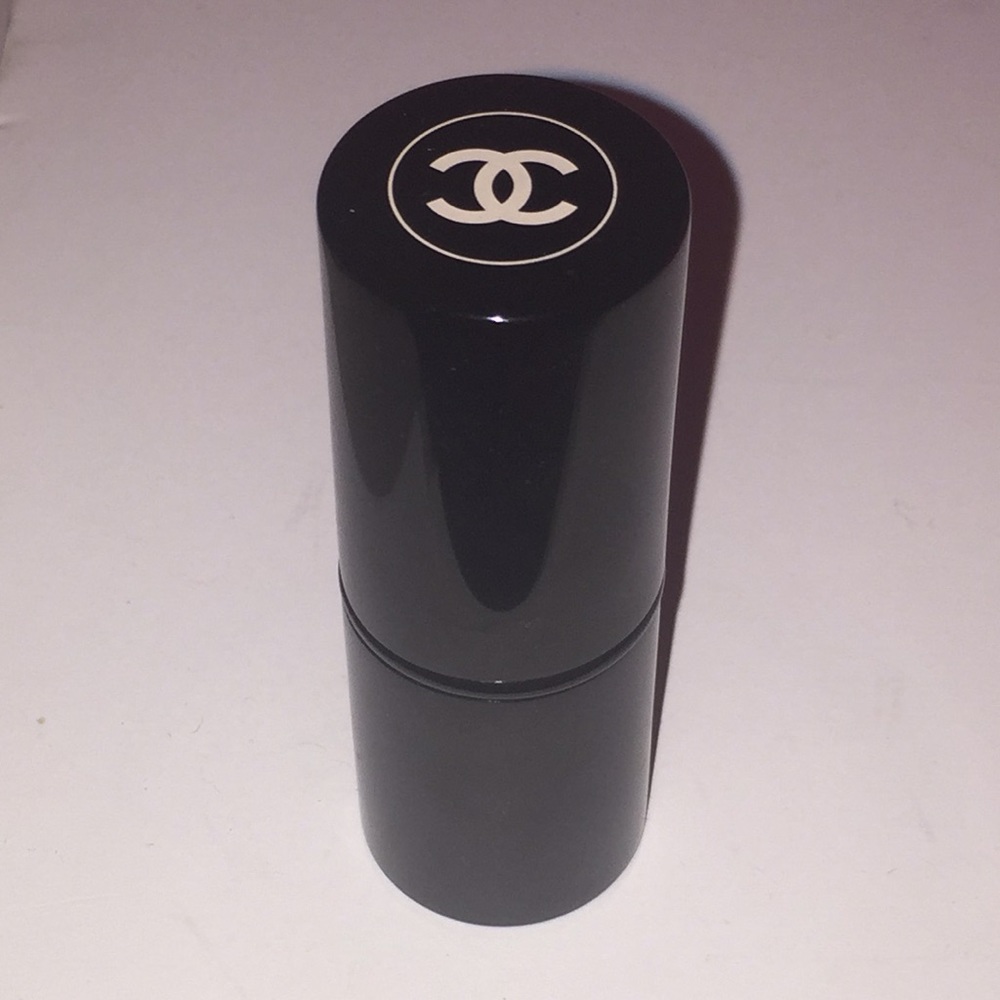 Small Chanel make up brush